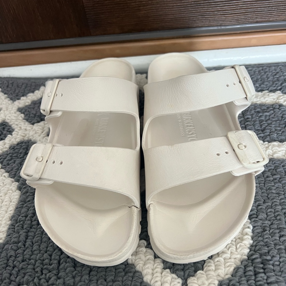 Women’s Birkenstock Sandals size 35 (4-4.5)